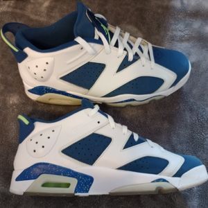 Men Jordan 6 sneakers